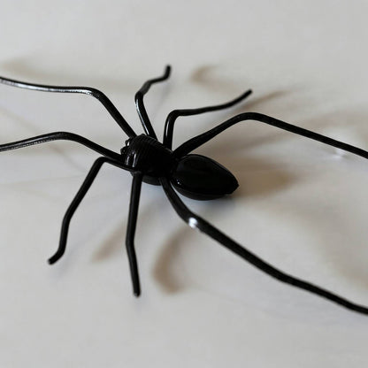 🕷 2026 Upgraded Glow-in-the-Dark Realistic Spider Magnetic Fridge Sticker – Halloween Prank Decor for Kitchen, Car & Home
