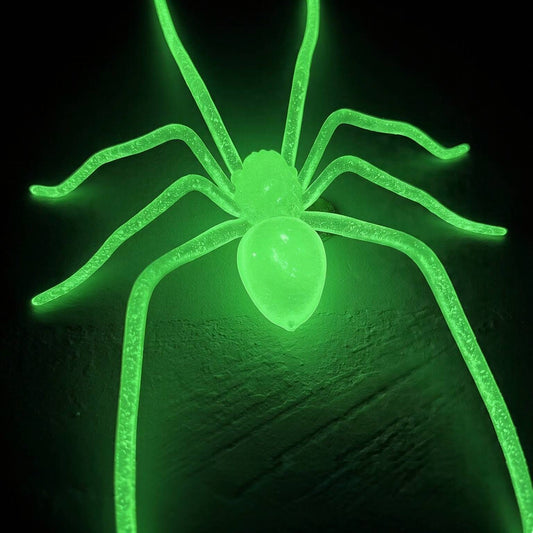 🕷 2026 Upgraded Glow-in-the-Dark Realistic Spider Magnetic Fridge Sticker – Halloween Prank Decor for Kitchen, Car & Home