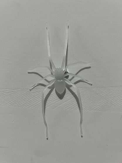 🕷 2026 Upgraded Glow-in-the-Dark Realistic Spider Magnetic Fridge Sticker – Halloween Prank Decor for Kitchen, Car & Home