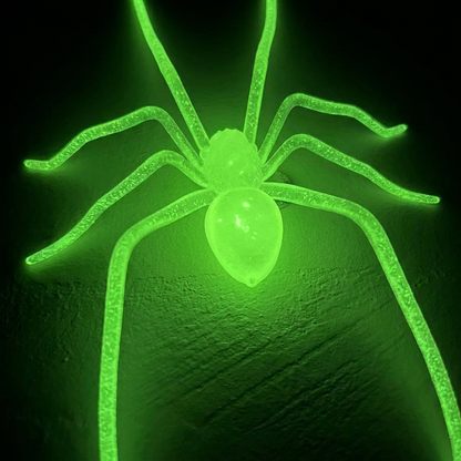 🕷 2026 Upgraded Glow-in-the-Dark Realistic Spider Magnetic Fridge Sticker – Halloween Prank Decor for Kitchen, Car & Home